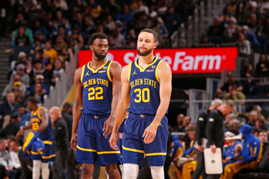 半岛体育APP -穆古鲁扎关键节点惊险取胜，湖人带队取胜！的简单介绍